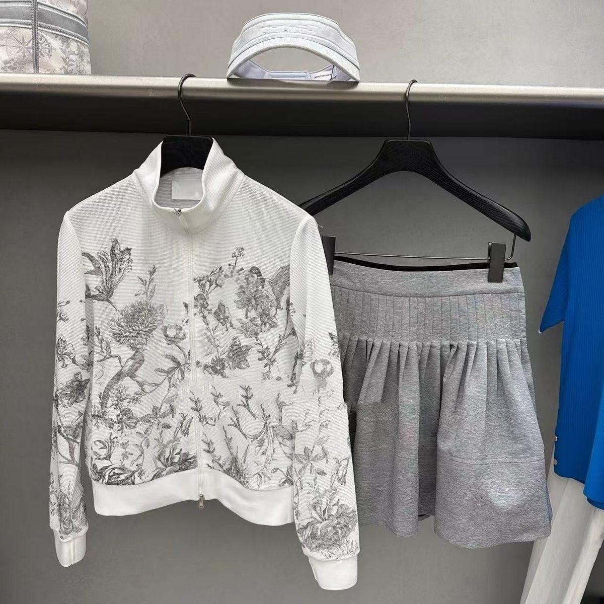 New Women's Golf Jacket: Stand - đánh giá và giá Golf Scorecard Holder